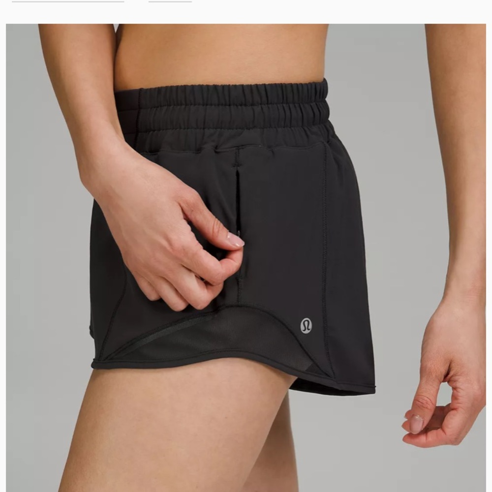 Lululemon Hotty Hot Low-Rise Lined Short 4"